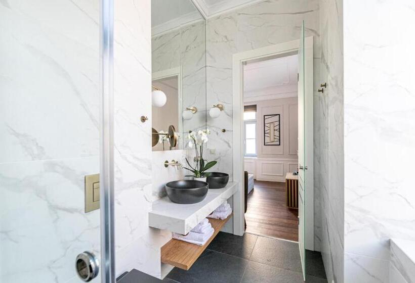 סוויטה, A77 Suites, Small Luxury Hotels Of The World