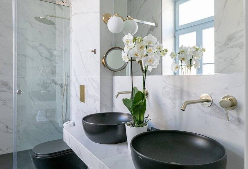 סוויטה, A77 Suites, Small Luxury Hotels Of The World