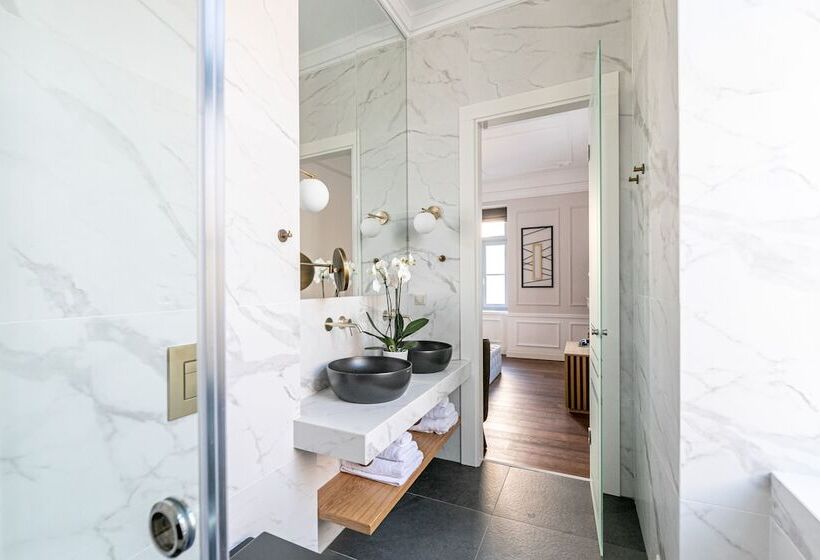 סוויטה, A77 Suites, Small Luxury Hotels Of The World