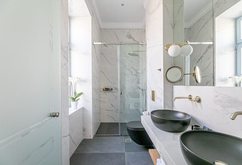 סוויטה, A77 Suites, Small Luxury Hotels Of The World