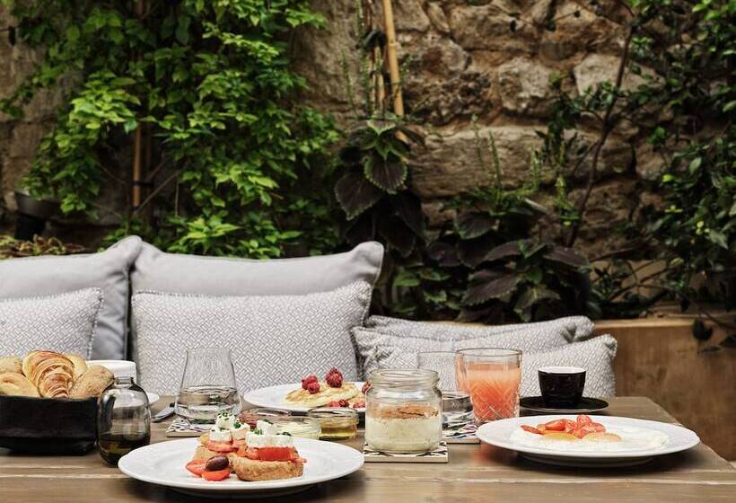 סוויטה, A77 Suites, Small Luxury Hotels Of The World