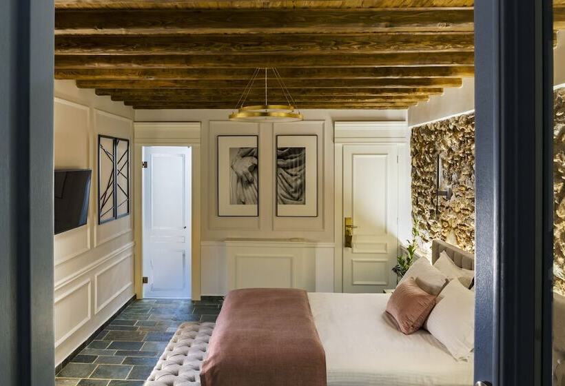 סוויטה, A77 Suites, Small Luxury Hotels Of The World