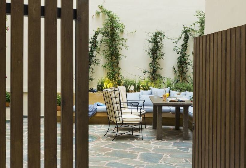 סוויטה, A77 Suites, Small Luxury Hotels Of The World