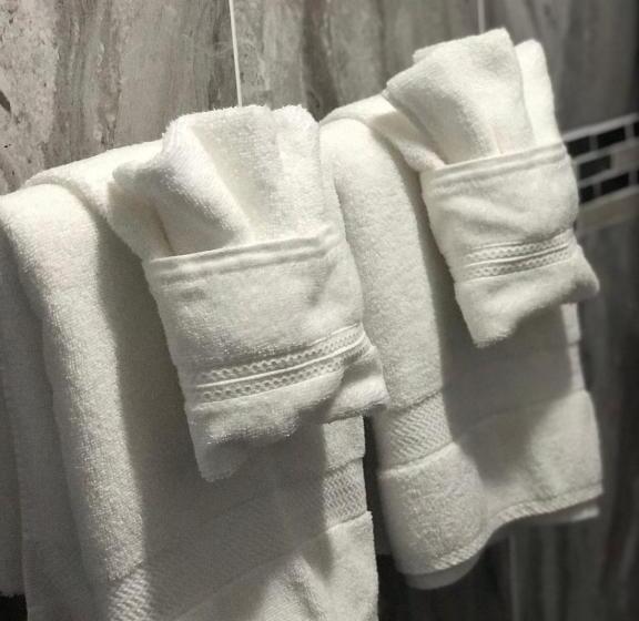 استودیوی استاندارد, Itza Bella Suites