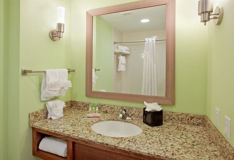 스탠다드 룸 더블 침대, Holiday Inn Resort Pensacola Beach, An Ihg