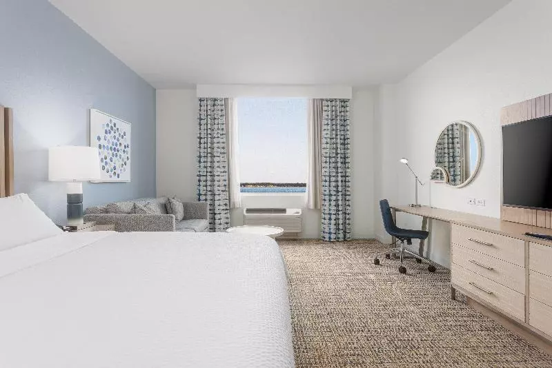 キングサイズベッドのスタンダードルーム, Holiday Inn Resort Pensacola Beach, An Ihg