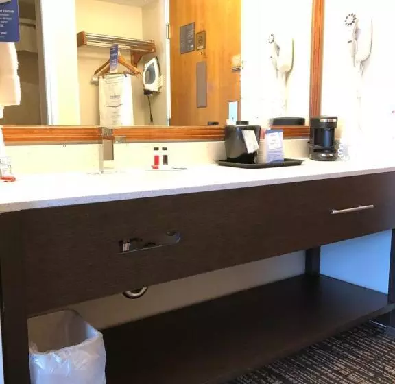 キングサイズベッド、ビュー付きデラックスルーム, Baymont By Wyndham Washington
