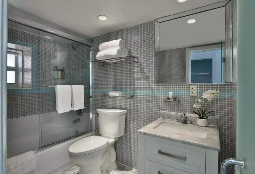 اتاق استاندارد با چشم‌انداز دریا, Beacon South Beach