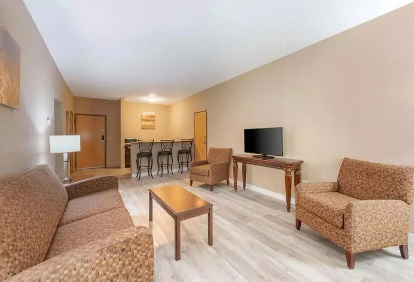 キングサイズベッドのジュニアスイート, Best Western Circus City Inn