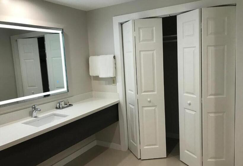 מיטת קינג בסוויטה, Hom, A Trademark Collection