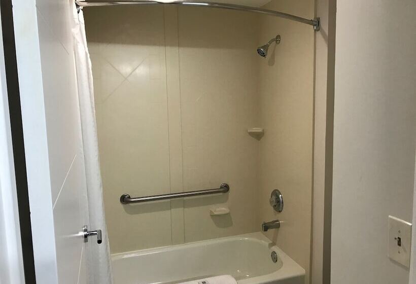 חדר דלוקס, Hom, A Trademark Collection