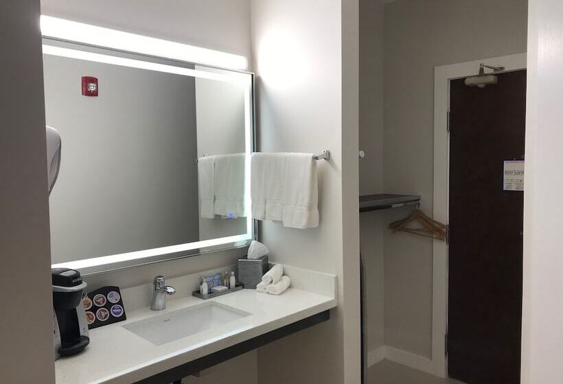 חדר דלוקס, Hom, A Trademark Collection