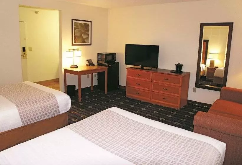 سوییت لوکس, La Quinta Inn By Wyndham Kansas City North