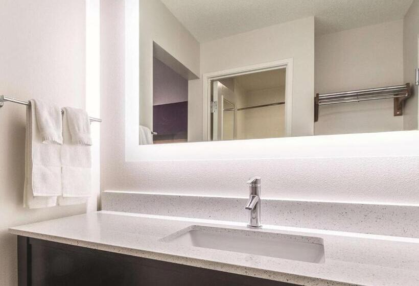 Номер Deluxe, La Quinta By Wyndham Cleveland   Airport North