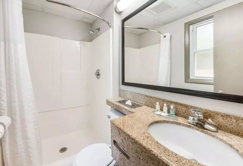 اتاق استاندارد با 2 تخت دوبل, Quality Inn Poughkeepsie