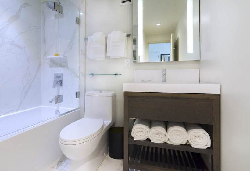 חדר סטנדרט עם מיטת קינג, The Benson Portland, Curio Collection By Hilton