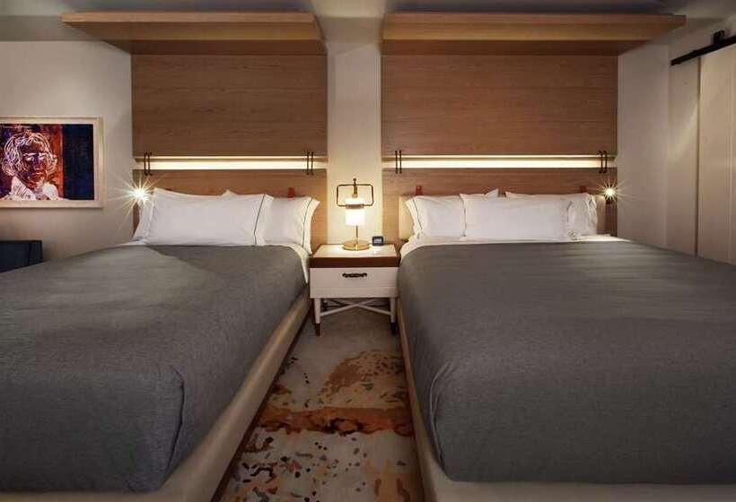 חדר סטנדרט עם מיטת קווין, The Benson Portland, Curio Collection By Hilton