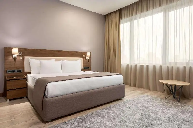 キングサイズベッドのスーペリアルーム, La Quinta By Wyndham Istanbul Gunesli