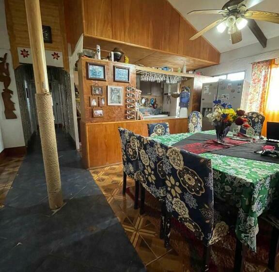 スタンダードルーム, Pua Vaenga