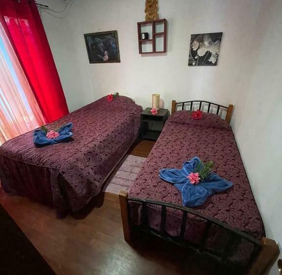 スタンダードルーム, Pua Vaenga