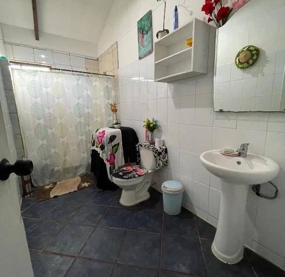 スタンダードルーム, Pua Vaenga