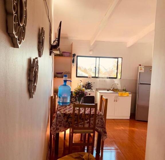 バス共有のスタンダードルーム, Pua Vaenga