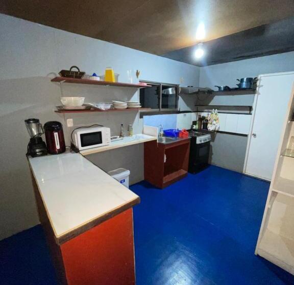 バス共有のスタンダードルーム, Pua Vaenga