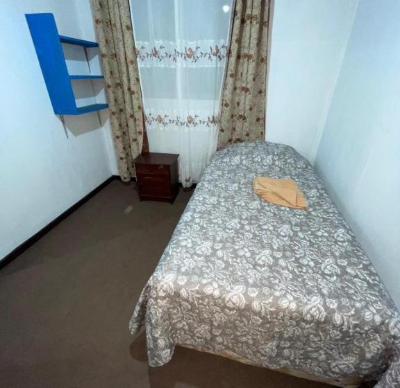 バス共有のスタンダードルーム, Pua Vaenga