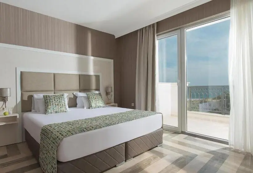 استودیوی استاندارد با چشم‌انداز دریا, Marina White Sands Beach Hotel All Inclusive