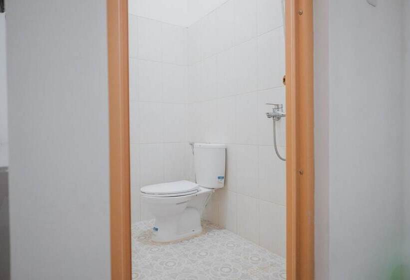 Номер Стандарт, Reddoorz Syariah Near Pahoman Stadium Lampung