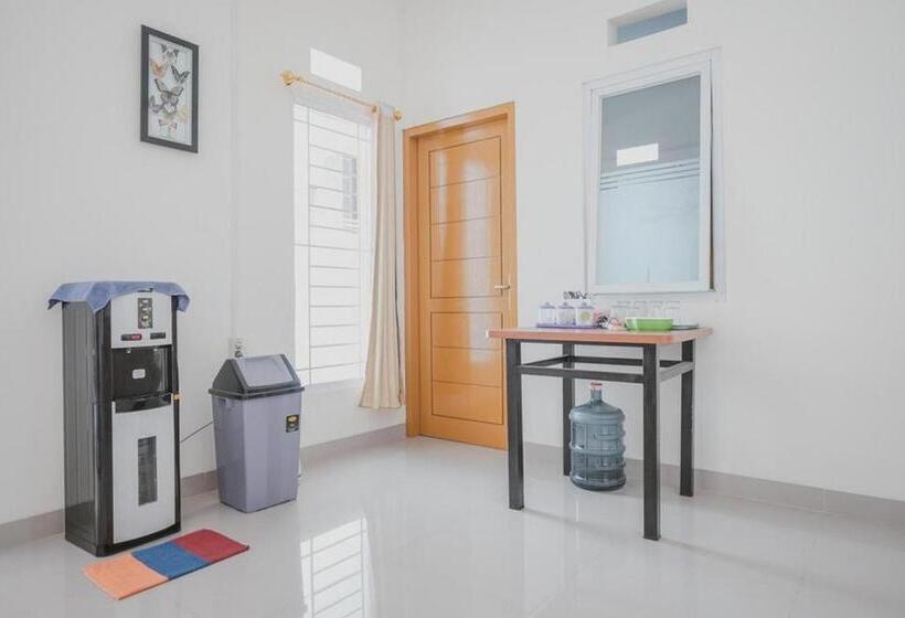 Номер Стандарт, Reddoorz Syariah Near Pahoman Stadium Lampung