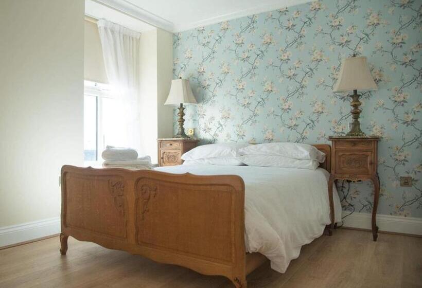 家庭间, The Royal