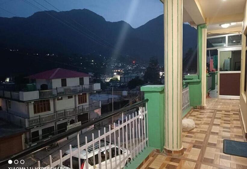 Номер Стандарт Трехместный, Himalayan Inn