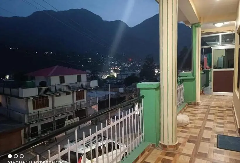 スタンダードトリプルルーム, Himalayan Inn