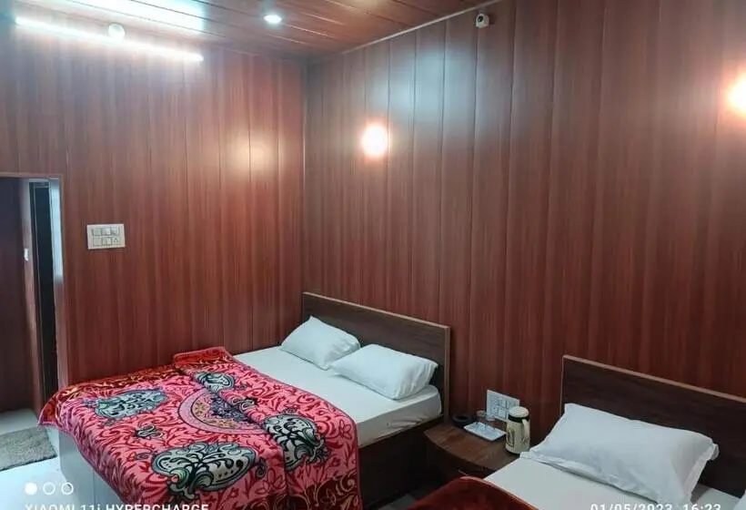 スタンダード４人部屋, Himalayan Inn