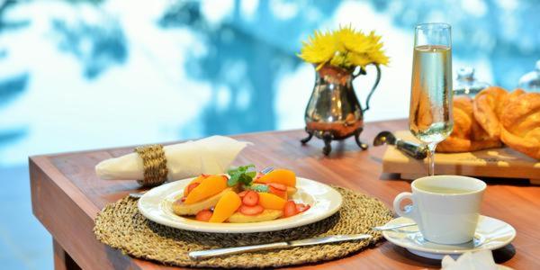 Номер Стандарт Вид на Бассейн, La Perle