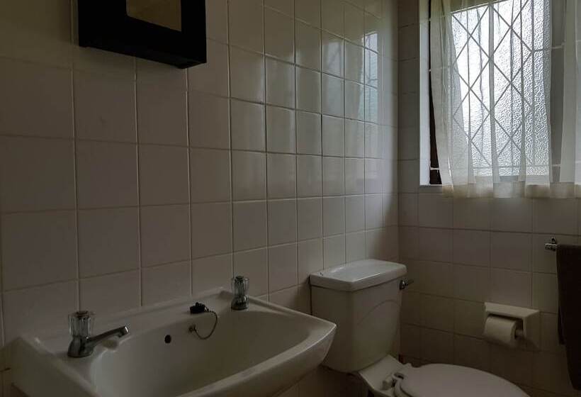 标准工作室, Port Edward Holiday Resort