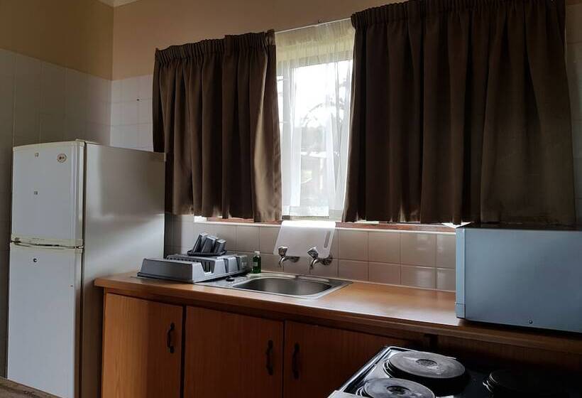 标准工作室, Port Edward Holiday Resort