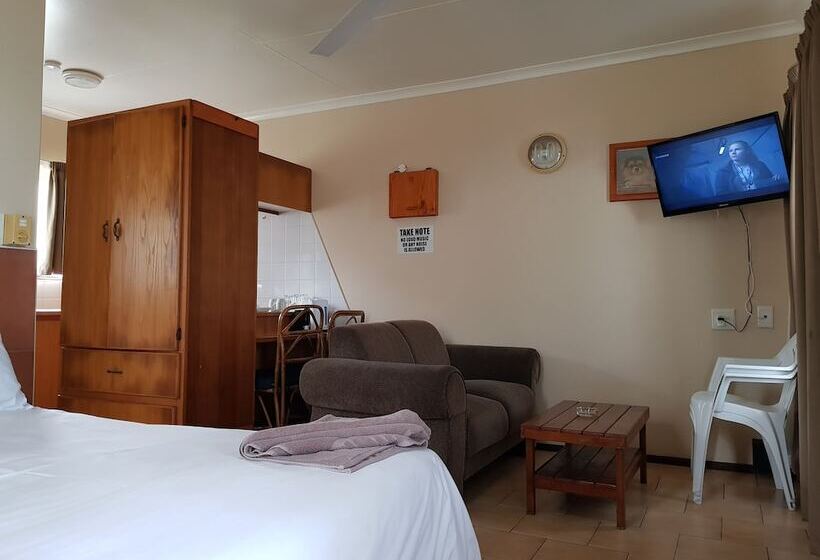 Студия Стандарт, Port Edward Holiday Resort