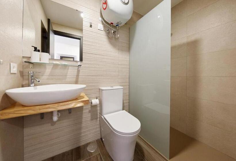 اتاق اکونومی, Amor de Helene