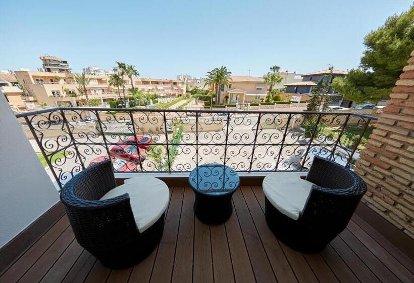 اتاق لوکس با بالکن, Amor de Helene