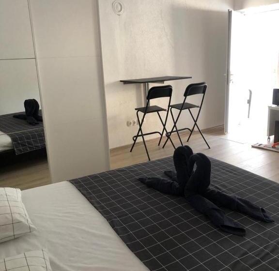 ویلای یک اتاق خوابه با استخر شنا, Vila Hana