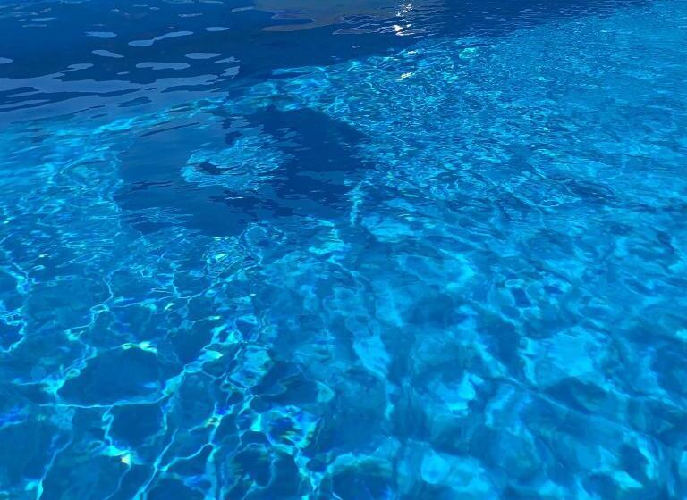 ویلای یک اتاق خوابه با استخر شنا, Vila Hana