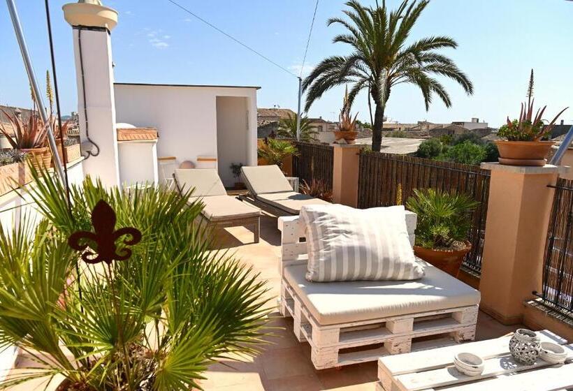 سوئیت جونیور با تراس, Stadthotel Santanyi