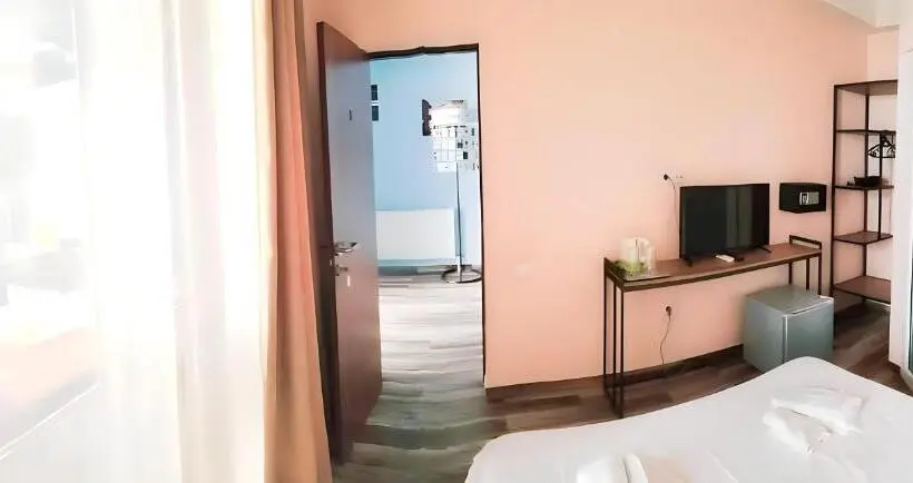 اتاق اکونومی, Diuma