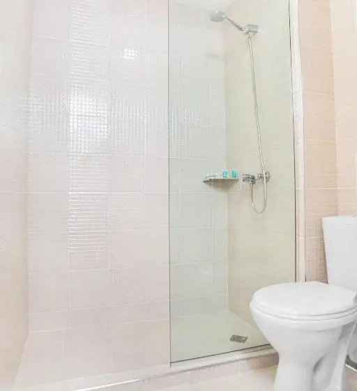 Economy Triple Room, Diuma