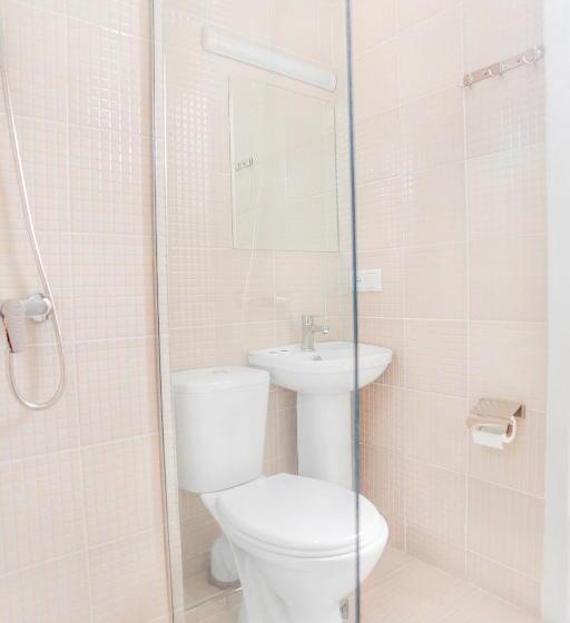 Economy Triple Room, Diuma