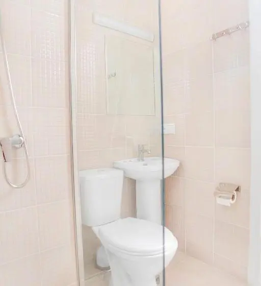 Economy Triple Room, Diuma