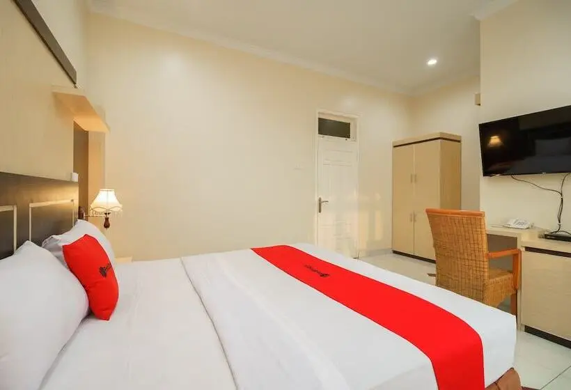 اتاق لوکس, Reddoorz Plus @ Hotel Sempurna Watervang Lubuk Linggau