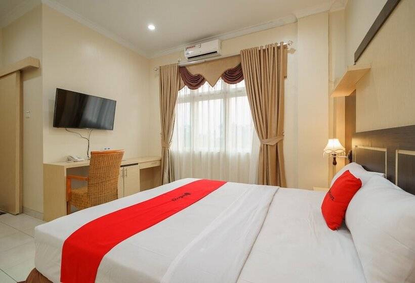 Номер Deluxe, Reddoorz Plus @ Hotel Sempurna Watervang Lubuk Linggau